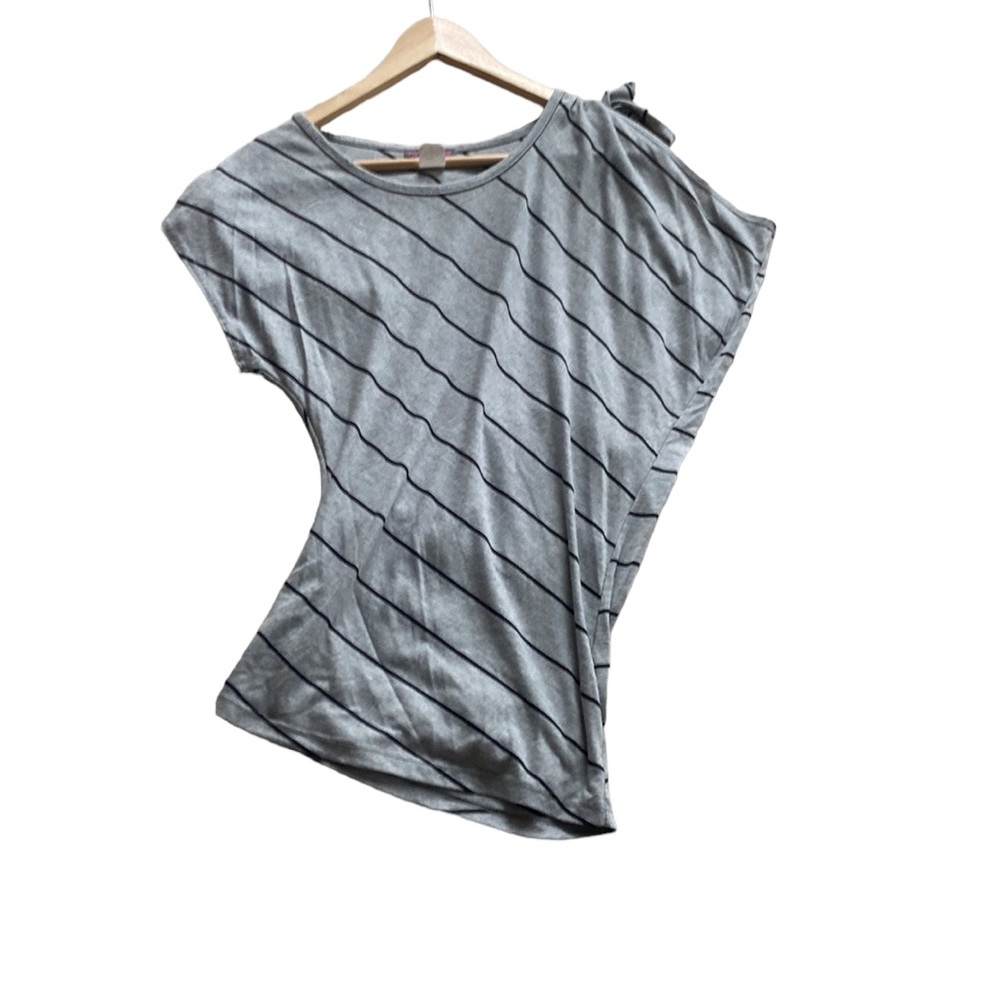 Joyce Leslie asymmetrical gray and black shirt small - Picture 8 of 8